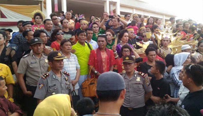 Porseni Waria di Soppeng Dibubarkan Polisi