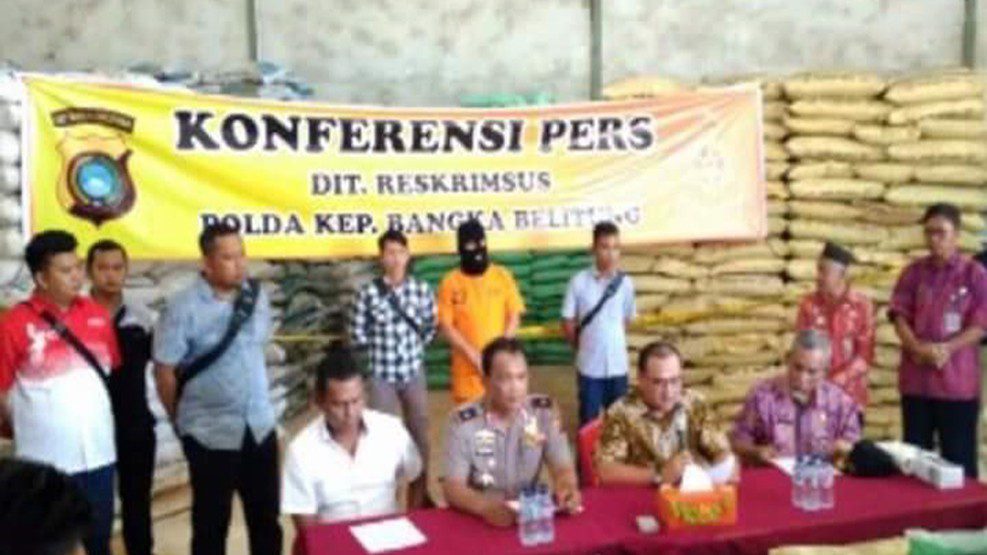 2213 Ton Pupuk Kadaluwarsa Non Subsidi Diamankan Polisi