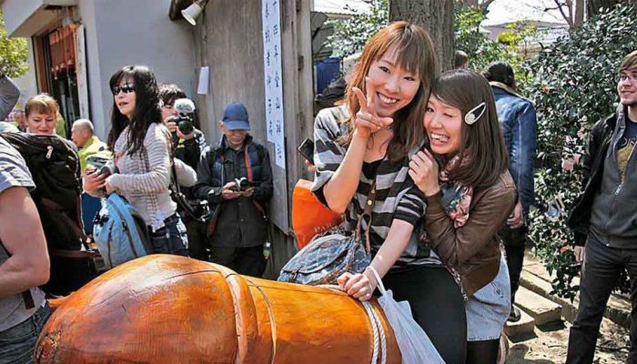Mengejutkan, Tradisi Ini di Jepang Ternyata Sangat Aneh