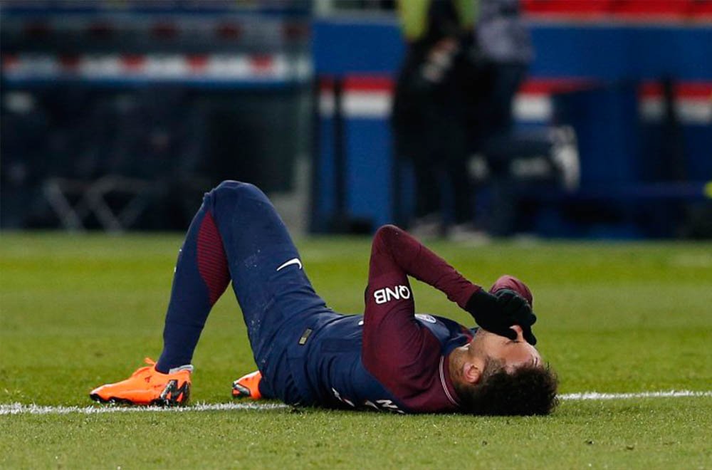 Jalani Operasi Kaki, Neymar Absen Bertanding 3 Bulan