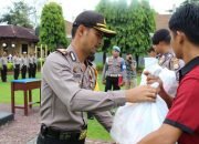 Kapolres Maros Serahkan 775 Bingkisan Paket Lebaran