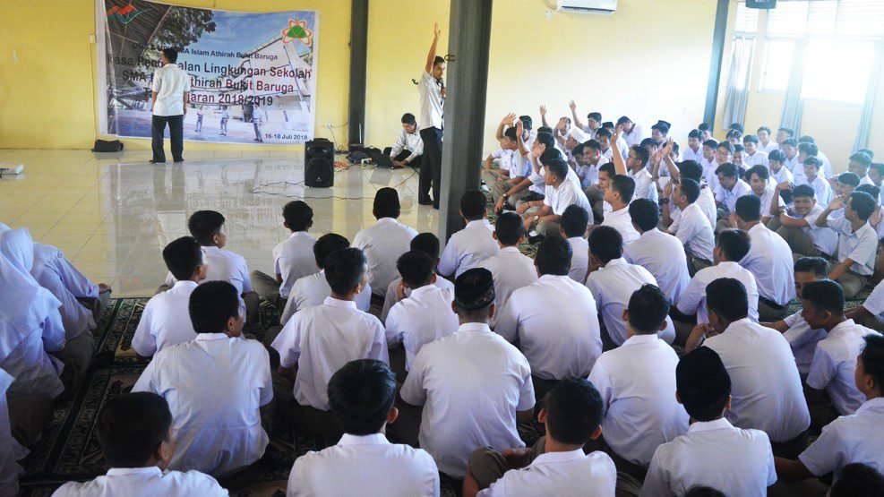 Kepala SMA Islam Athirah Bukit Baruga Harap Siswa Baru Kenali Sekolah Lebih Dekat