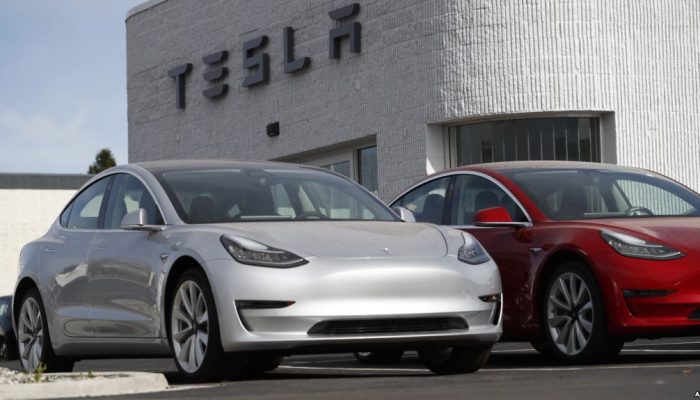 Pabrik Mobil Listrik Tesla Inc Kembali Merugi