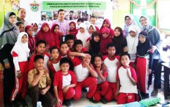 Dekan FKM Unhas Ajak Siswa SD Konsumsi Makanan Halalan Toyyiban 4 Dekan FKM Unhas Ajak Siswa SD Konsumsi Makanan Halalan Toyyiban