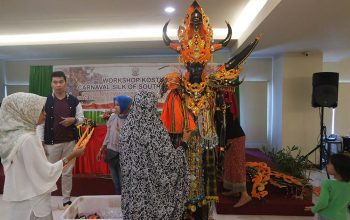Fashion Carnaval Silk Of South Sulawesi