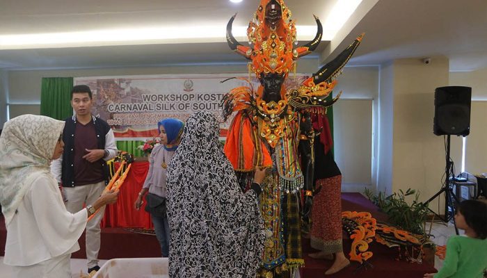 Disperin Sulsel Gelar Workshop Pembuatan Kostum Karnaval