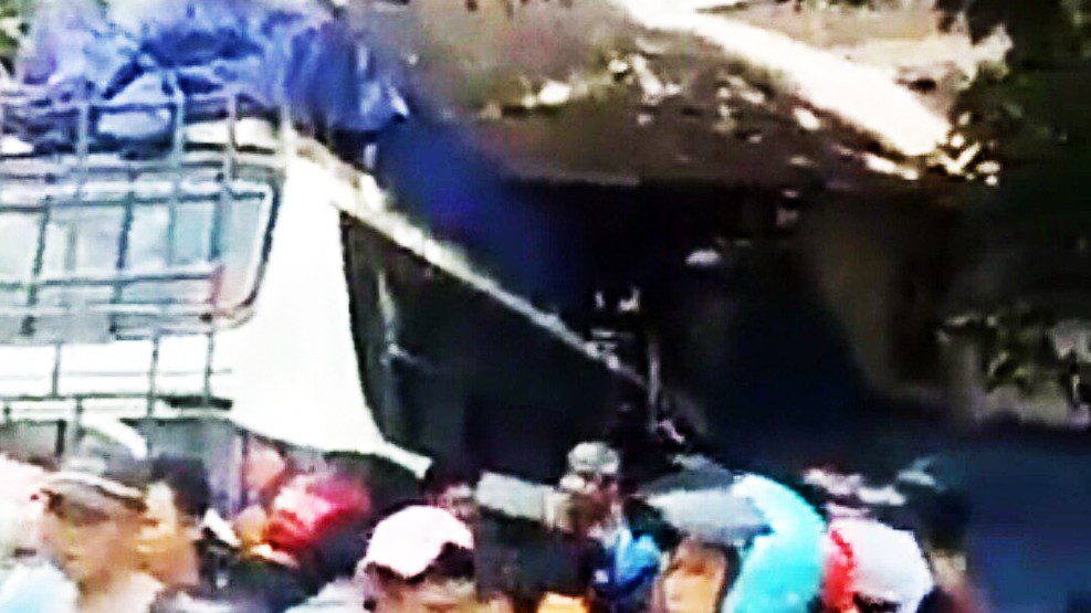 Gegara Rem Blong, Bus Seruduk Rumah Warga di Parepare