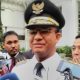 Gubernur DKI Jakarta Anies Rasyid Baswedan memberikan keterangan kepada media di Jakarta