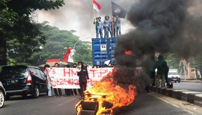 Mahasiswa Minta Jokowi-JK, Stabilkan Rupiah dan Turunkan Harga Sembako