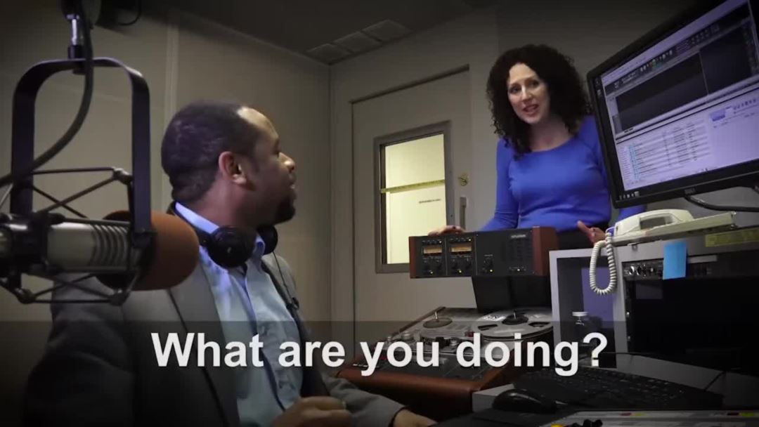 Ayo Belajar Bahasa Inggris Bersama VOA, Lesson: 7 What Are You Doing?