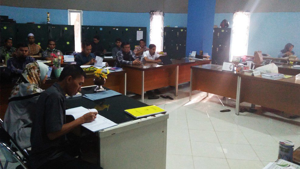 Bedah Buku Guru SMA Islam Athirah Bukit Baruga, Bahas Manajemen Waktu