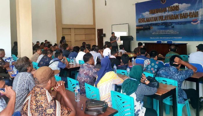 Menumbuhkan Kesadaran Keselamatan Berlayar, Ditjen Hubla Gelar Bimtek Kespel di Baubau