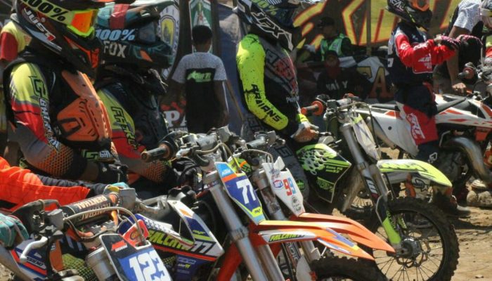 HUT TNI Ke-73, Kodim 0825 Gelar Motocross And Grastrack Tingkat Jawa-Bali