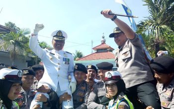 Kapolres Beri Kejutan Danlantamal Banyuwangi
