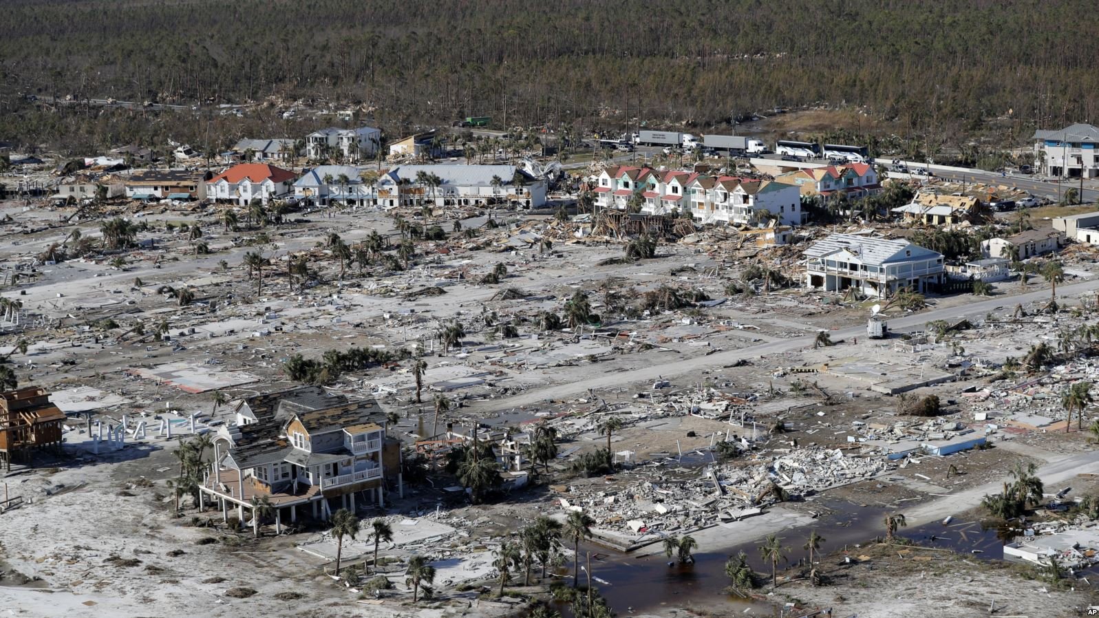 Korban Badai Michael Bertambah Jadi Menjadi 16 Orang