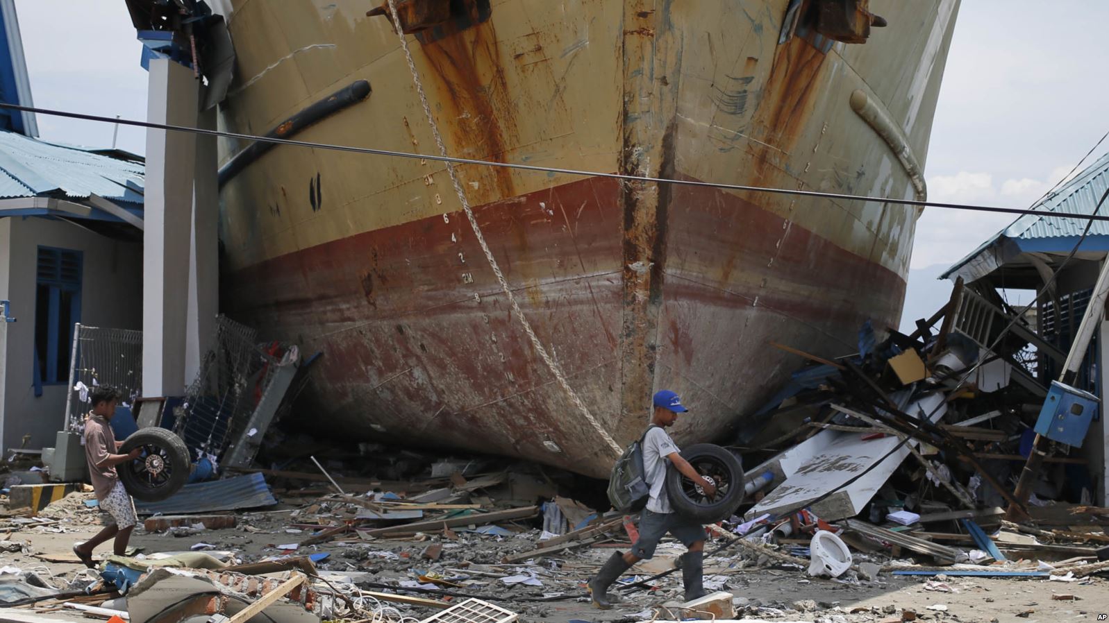 Gempa Palu: Kisah Pilu Pencari Berita yang Sempat Kehilangan Kabar Orang Tua 4 Suasana tanggal 4 Oktober paska tsunami di Sulawesi Tengah