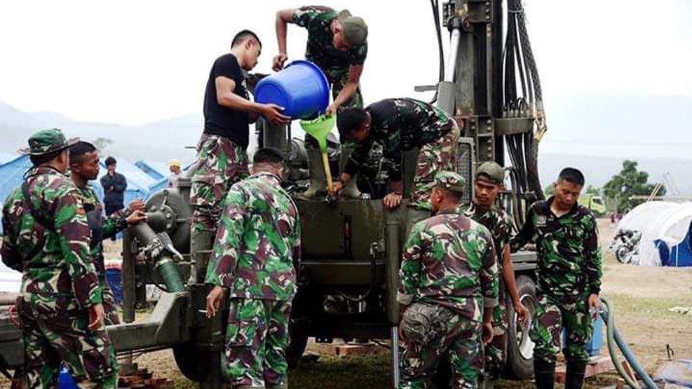 TNI Lakukan Pencarian Titik Mata Air di Petobo, Palu 5 TNI Lakukan Pencarian Titik Mata Air di Petobo Palu 02