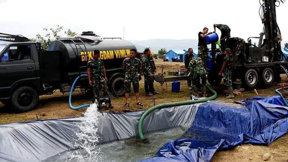 TNI Lakukan Pencarian Titik Mata Air di Petobo, Palu 4 TNI Lakukan Pencarian Titik Mata Air di Petobo Palu 03