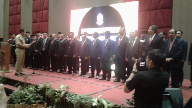 Walikota Kukuhkan Pengurus Asosiasi LPM Kota Makassar 7 WhatsApp Image 2018 10 15 at 09.55.01 1