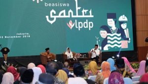 Pemerintah Luncurkan Program Beasiswa Santri LPDP