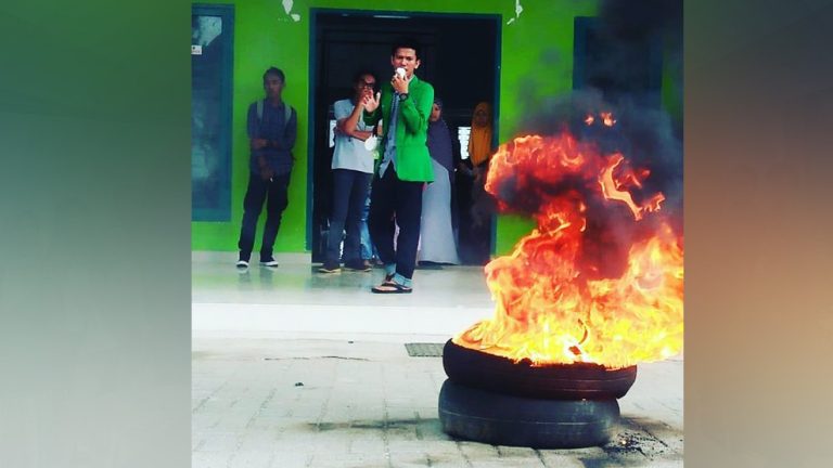 Diduga Selewengkan Anggaran, Mahasiswa IAIN Bone Demo Kampus 4 Diduga Selewengkan Anggaran, Mahasiswa IAIN Bone Demo Kampus