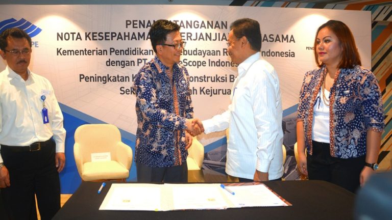 PT NS BlueScope Indonesia Berkomitmen Tingkatkan Kompetensi SMK Bidang Konstruksi Baja Ringan 3 PT NS BlueScope Indonesia 01