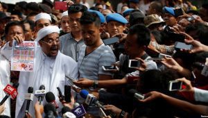 Rizieq Shihab Diperiksa Otoritas Saudi Terkait Bendera