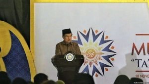 Wapres Jusuf Kalla Terima Muhammadiyah Award