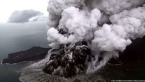 Status Gunung Anak Krakatau Naik Ke Level Siaga