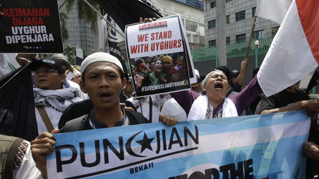 Etnis Muslim Uighur