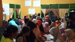 Hingga Malam Hari, Kelurahan Kodingareng Layani Perekaman e-KTP