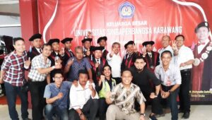 Mengharukan, Petugas Kebersihan dan Satpam Diwisuda Sarjana