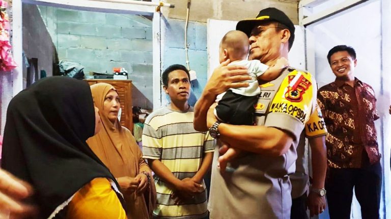 Rumah Korban Penembakan di Papua Dikunjungi Wakapolda Sulsel 6 Rumah Korban Penembakan di Papua Dikunjungi Wakapolda Sulsel
