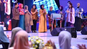 Mufidah JK Soft Launching Songket Balimagista