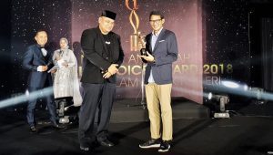 Cawapres Ma’ruf Amin dan Sandiaga Uno Raih “Tokoh Inspirasi Muslim”