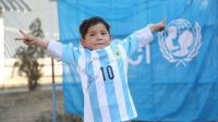 Bocah ‘Kaos Messi’ Diburu Taliban karena Dinilai Kaya