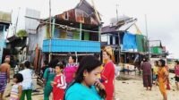 Angin Puting Beliung Meluluhlantakkan Puluhan Rumah Warga Pulau Badi