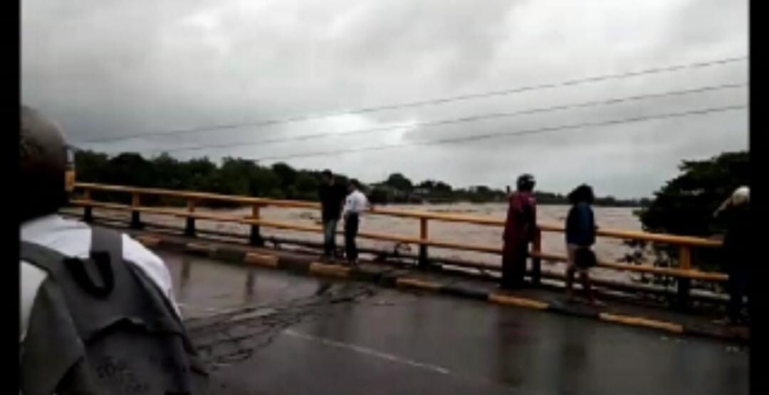 Jembatan Kembar