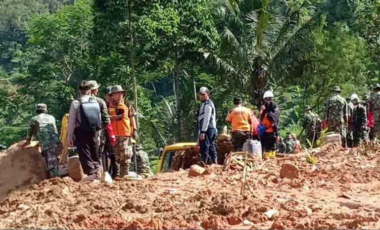 Update Longsor Sukabumi : 31 Meninggal, 2 Masih Hilang 6 Longsor Sukabumi