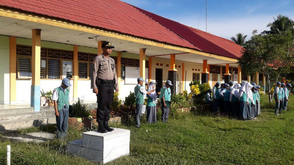 Wakapolsek Malangke Sosialisasi Kenakalan Remaja dan Deklarasikan Menolak Hoax dan Ujaran Kebencian Kepada Pelajar SMA