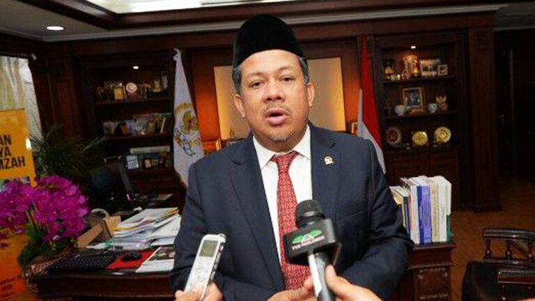 Fahri Hamzah: Ada Dugaan Permainan Dibalik Kenaikan Tarif Tiket Pesawat