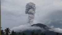 Gunung Ibu Meletus, Status Tetap Waspada