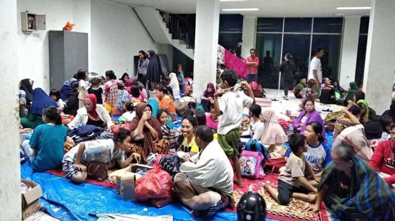 Sebanyak 2.121 Warga Mengungsi di 13 Titik Pengungsian di Kabupaten Gowa 8 pengungsi2