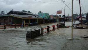 Curah Hujan Tinggi, PLN Pulihkan Sistem Kelistrikan
