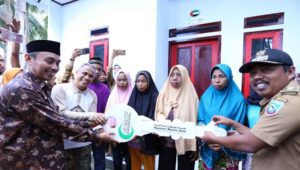 Kapal Kemanusian Bantu Warga Pulau Gondong Bali
