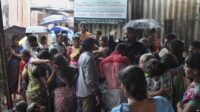 Miras Oplosan Tewaskan Hampir 100 Orang di India