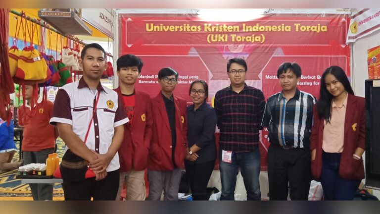 UKI Toraja Pajang Kerajinan Mahasiswa di Sulawesi Expo 2019 8 UKI Toraja Pajang Kerajinan Mahasiswa di Sulawesi Expo 2019
