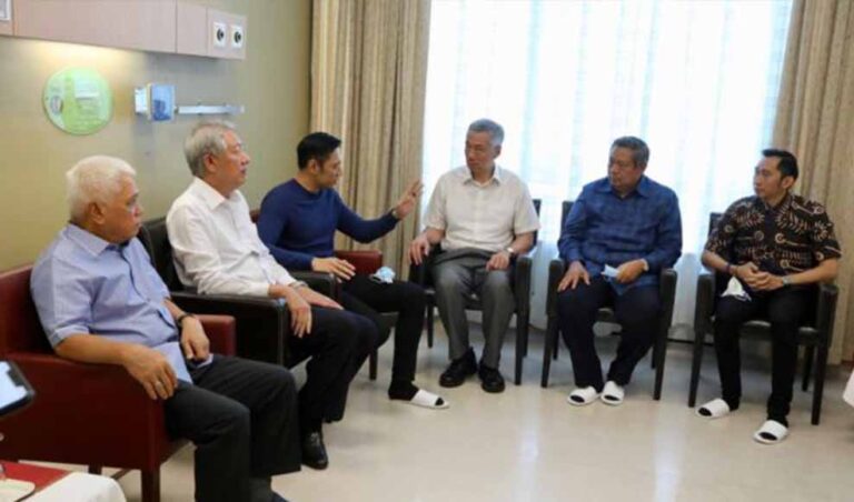 PM Singapura hingga Prabowo Subianto Jenguk Ibu Ani 4 ani