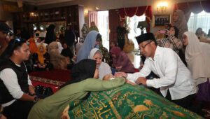 Melayat ke Rumah Duka, Walikota Makassar Minta Warga Makassar Doakan Andi Sose