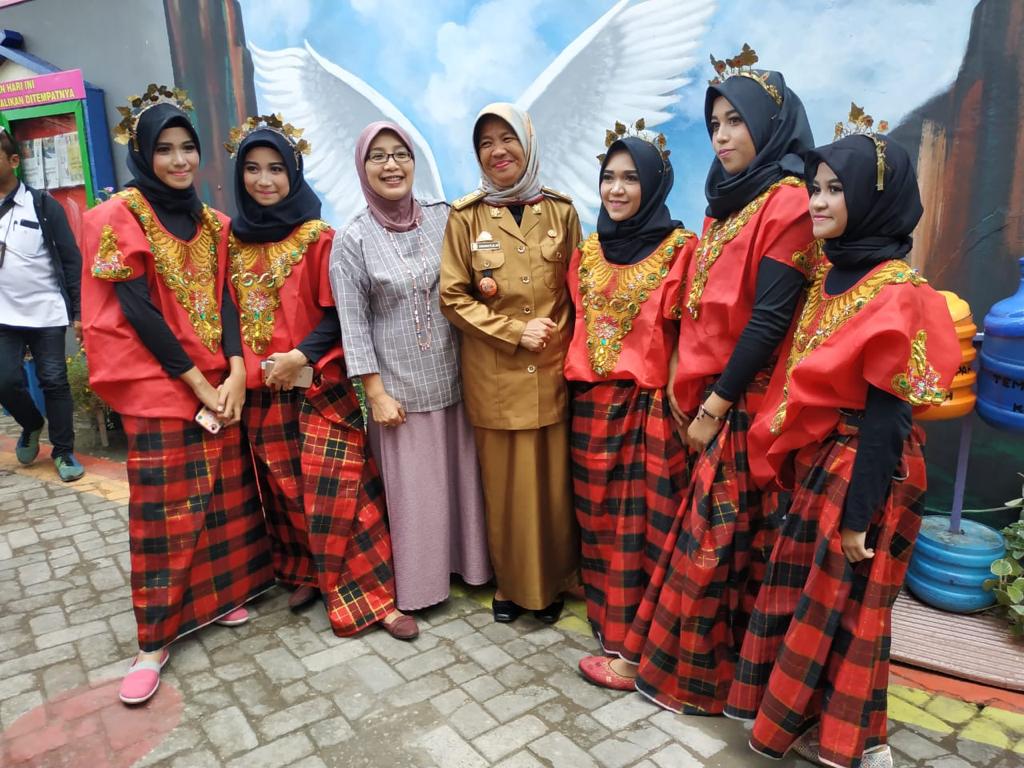 Lomba Lorong2